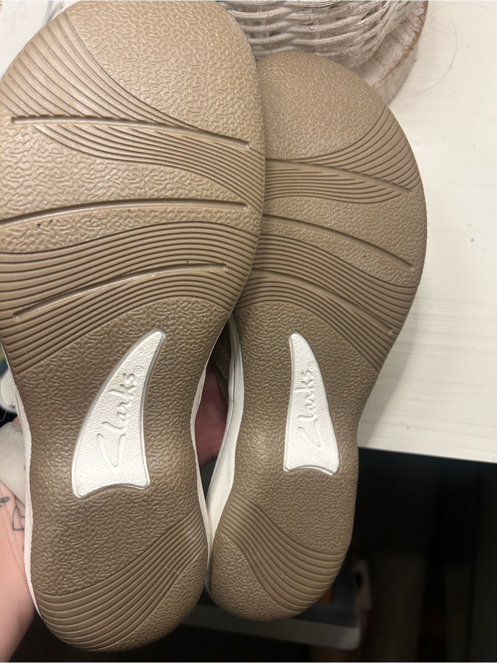 NEW Clarks Women's Cloudsteppers - Picture 2 of 2